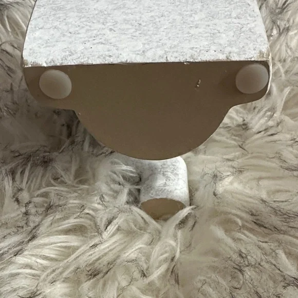 Abstract Face Sculpture - Picture 5 of 9